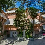 Jolandas House Apartamento *